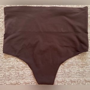 Fabletics Yitty Nearly Naked Shapeware Thong